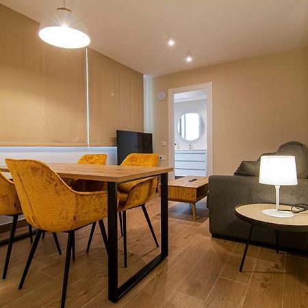 Apartamentos 1 Abril Málaga Extérieur photo