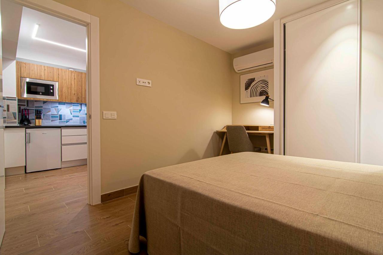 Apartamentos 1 Abril Málaga Extérieur photo