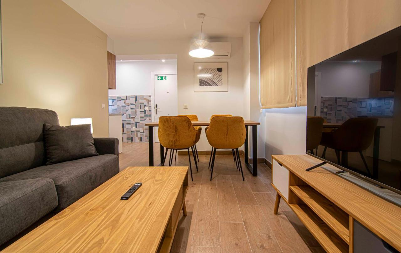 Apartamentos 1 Abril Málaga Extérieur photo