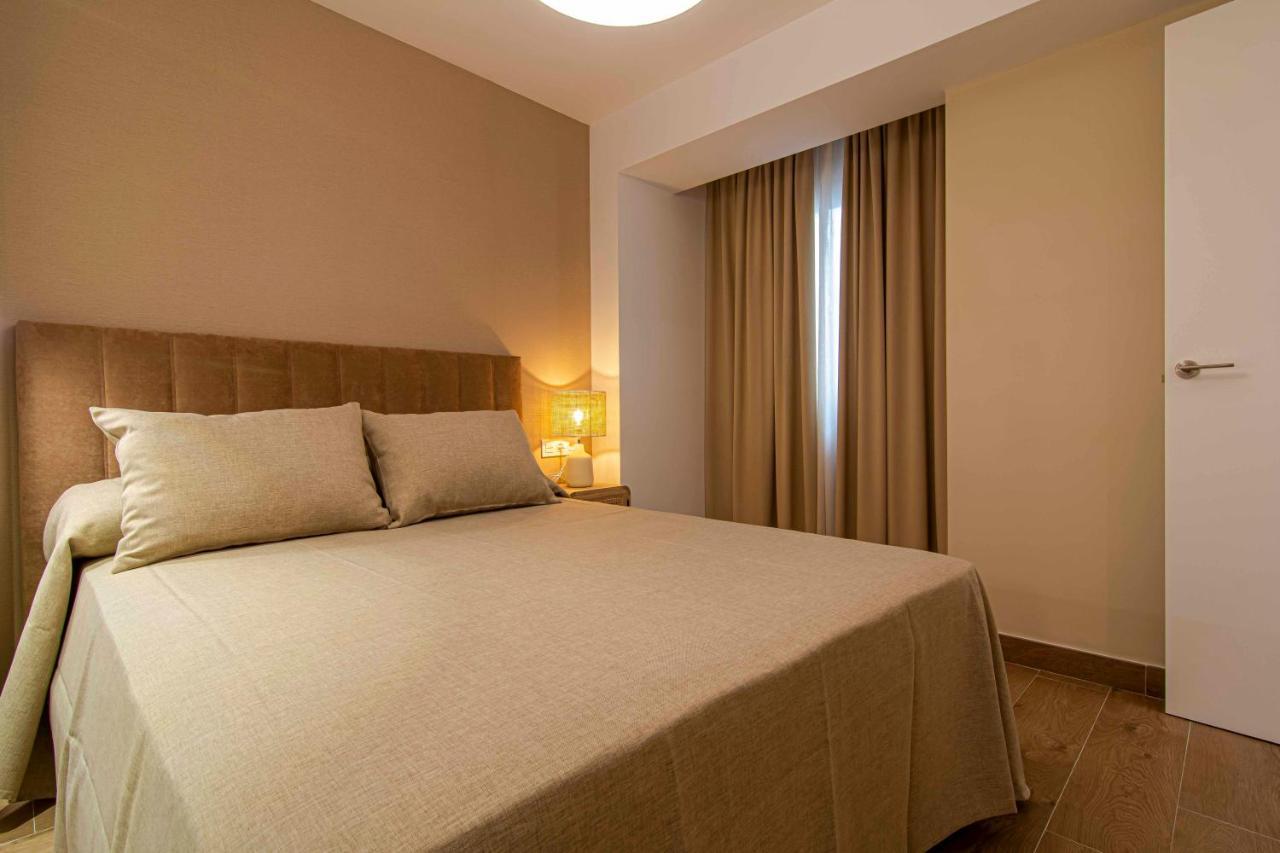 Apartamentos 1 Abril Málaga Extérieur photo