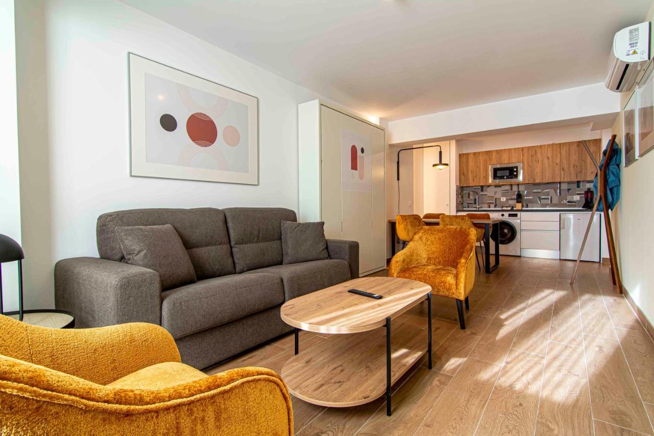Apartamentos 1 Abril Málaga Extérieur photo