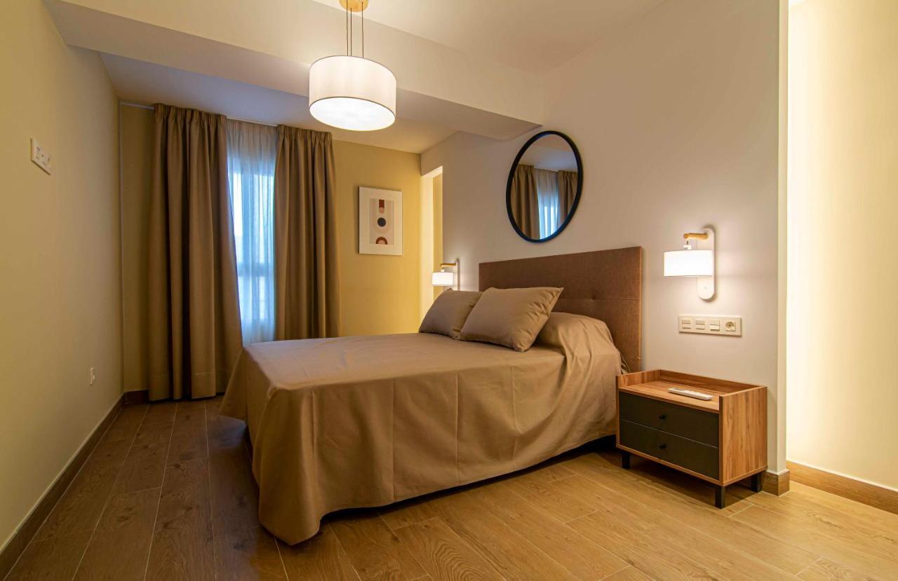 Apartamentos 1 Abril Málaga Extérieur photo