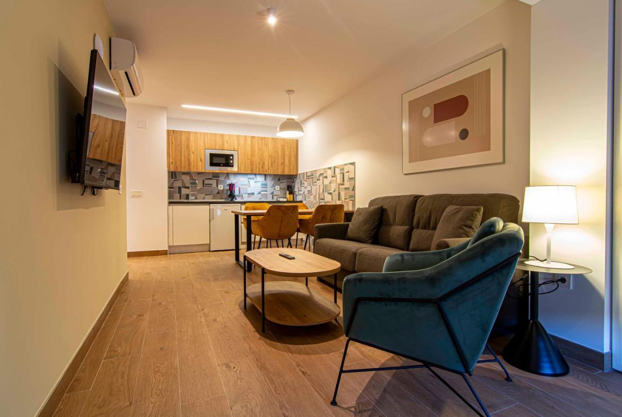 Apartamentos 1 Abril Málaga Extérieur photo