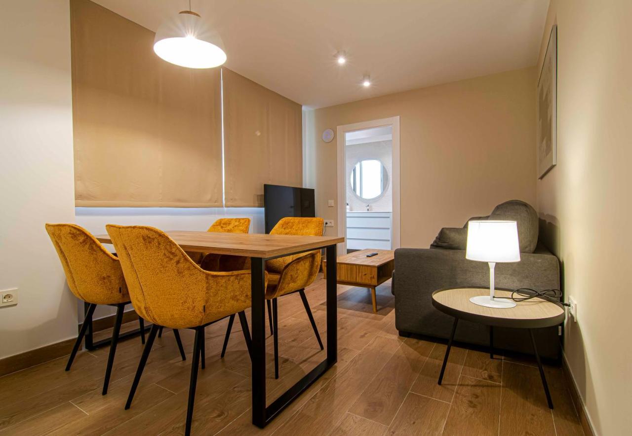 Apartamentos 1 Abril Málaga Extérieur photo