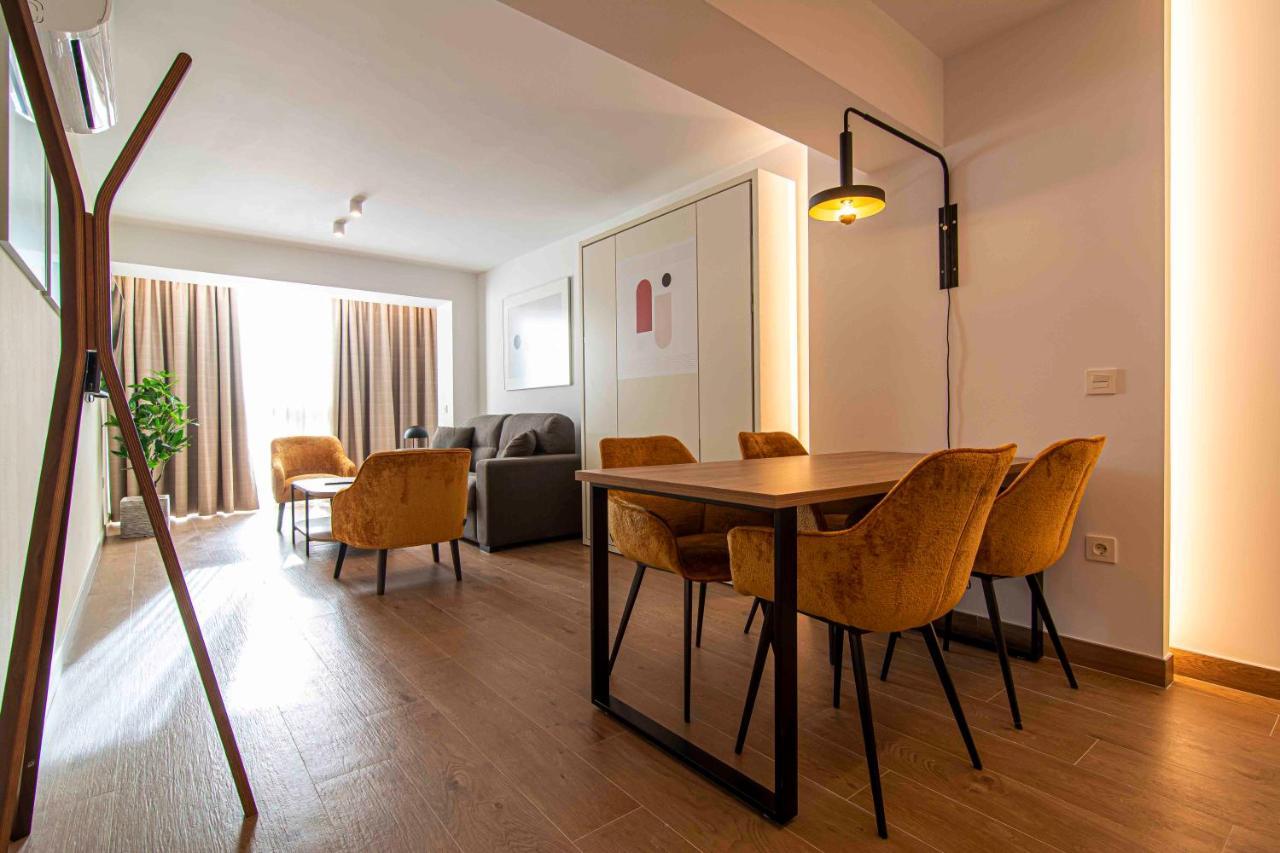 Apartamentos 1 Abril Málaga Extérieur photo
