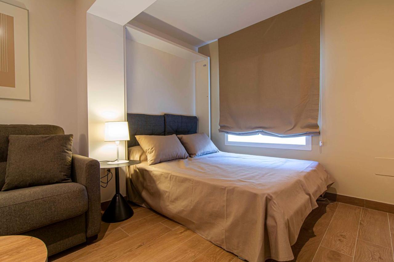 Apartamentos 1 Abril Málaga Extérieur photo