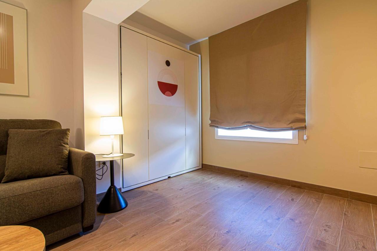 Apartamentos 1 Abril Málaga Extérieur photo