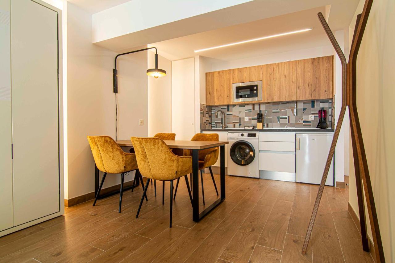 Apartamentos 1 Abril Málaga Extérieur photo